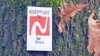 Markierungszeichen des NORDPFADES Hinzel Markierungszeichen des NORDPFADES Hinzel