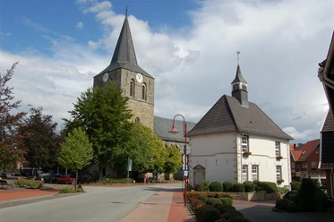 uelsener-touristinformation-und-die-ref-kirche