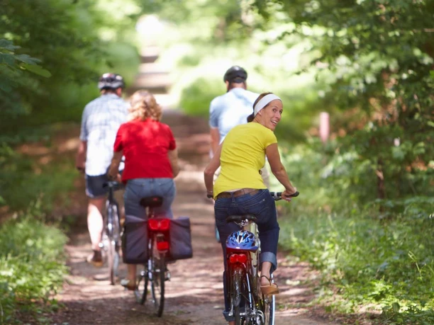 radfahrer-im-wald-bei-bad-bentheim