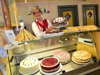 Kuchenauswahl im Landcafé Neubokel Große Kuchenauswahl im Landcafé Neubokel