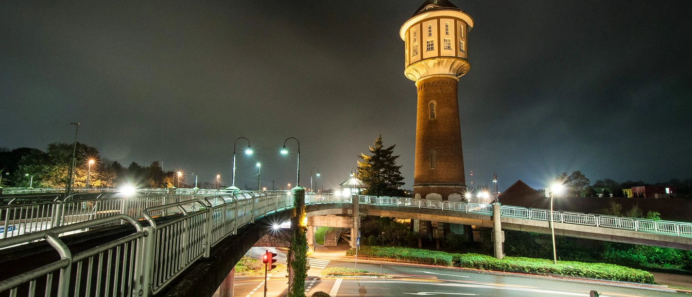 wasserturm-bei-nacht