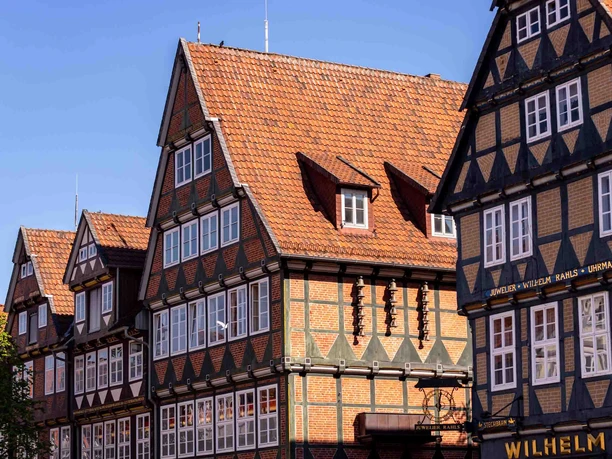 celle-fachwerk-glockenspiel Celle half-timbered house with carillon