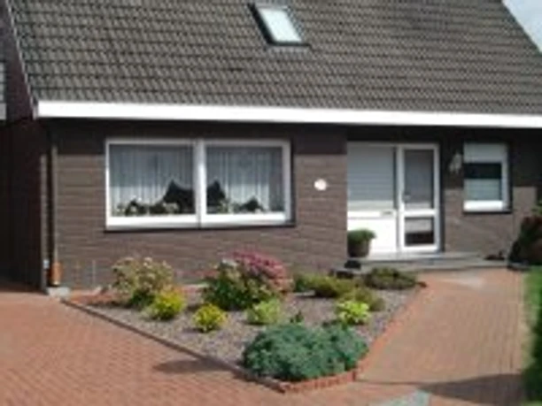 phoca_thumb_m_haus_vorderansicht