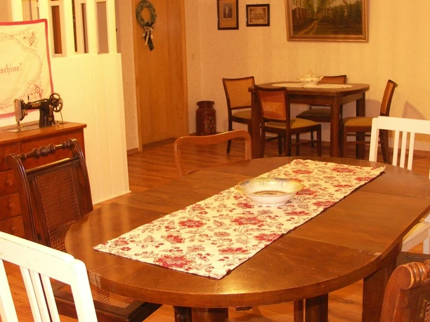 Essbereich-Hof-Mangmoos Essbereich-Hof-Mangmoos