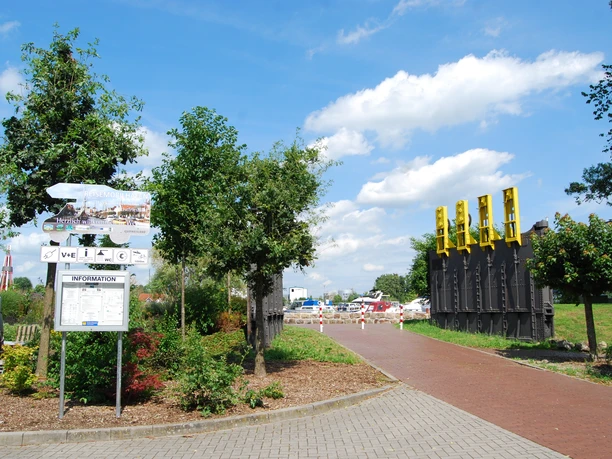 Stellplatz Sportboothafen