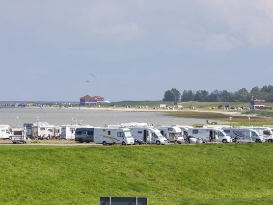 Nordsee_Wangerland_Hooksiel_Wohnmobilstellplatz_Ostduene.jpg