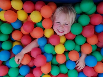 dankern_kind-im-b-llebad