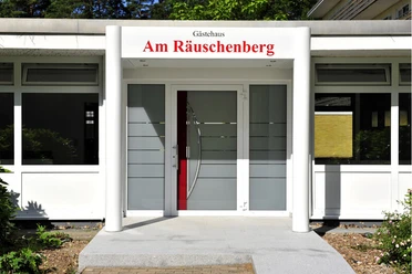 gaesthaus-raueschenberg-eingang Eingang des Gästehauses