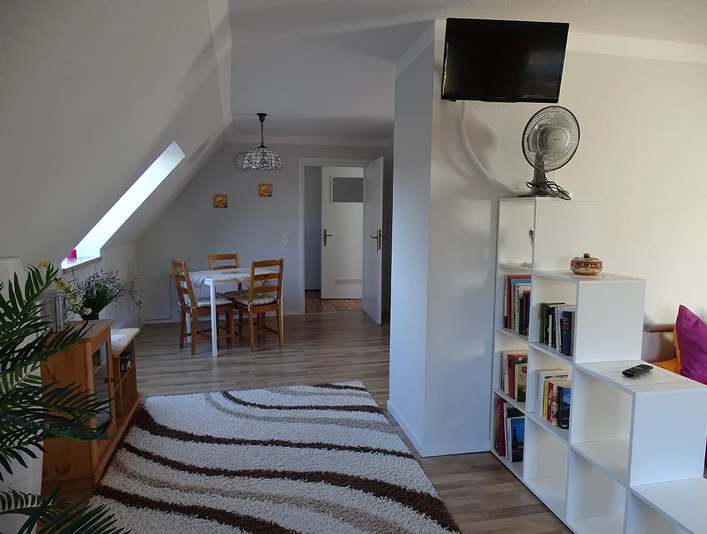 Wohn und Schlafzimmer