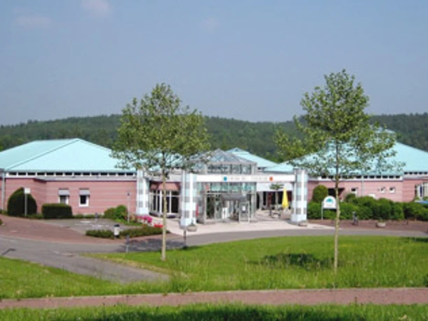 Wohnmobilhafen Driburger Therme Wohnmobilhafen bei Driburger Therme, im grünen Umland gelegen, bietet entspanntes Verweilen.