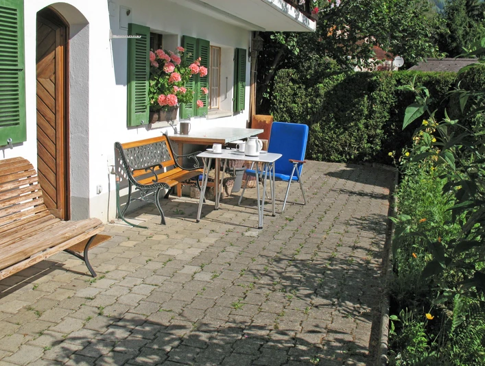 Chalet Barbara, outdoor area with terrace and garden