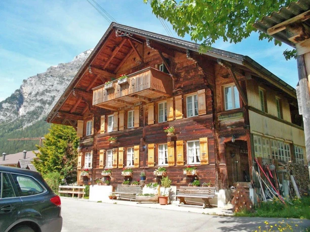 Vue extérieure du Chalet Grimmialp en été Vue extérieure d'un chalet