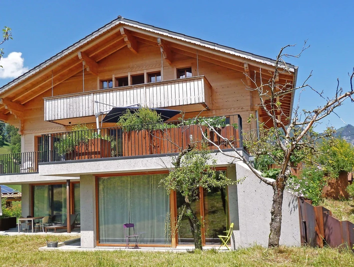 Aussenansicht Sommer Terrasse Chalet Park