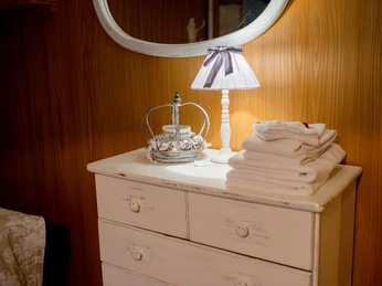 Commode and table lamp