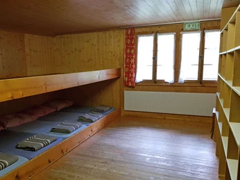 Salle de dormir avec dortoir