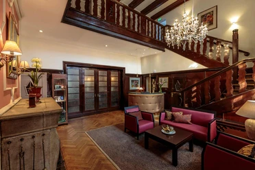 weissenfels_parkhotel-gueldene-berge_hotelhalle