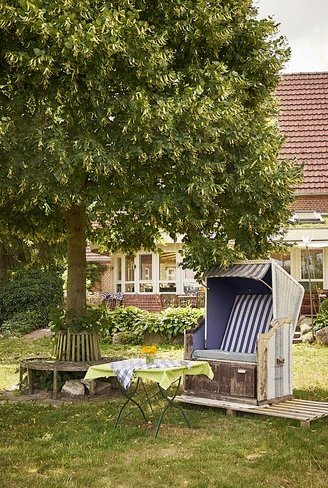 Gartenidylle auf Bamans HofGarden idyll on Baman's farmHaveidyl på Bamans gårdTuinidylle op de boerderij van Baman