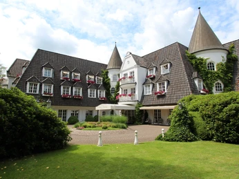 Eingangsbereich Hotel Landhaus Wachtelhof Eingangsbereich Hotel Landhaus WachtelhofEntrance area Hotel Landhaus WachtelhofIndgangsområde Hotel Landhaus WachtelhofEntree Hotel Wachtelhof