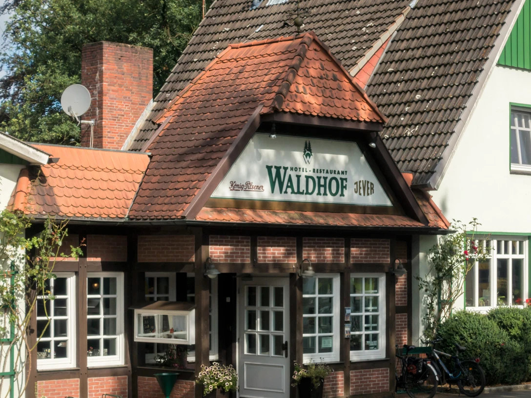 Eingang zum Hotel & Restaurant Waldhof Eingang zum Hotel & Restaurant WaldhofEntrance to the Hotel & Restaurant WaldhofIndgang til Hotel & Restaurant WaldhofToegang tot het Hotel & Restaurant Waldhof