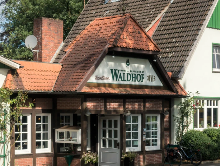 Eingang zum Hotel & Restaurant Waldhof Eingang zum Hotel & Restaurant WaldhofEntrance to the Hotel & Restaurant WaldhofIndgang til Hotel & Restaurant WaldhofToegang tot het Hotel & Restaurant Waldhof