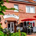 Gebäude und Terrasse des Gasthaus Götze Gebäude und Terrasse des Gasthaus Götze