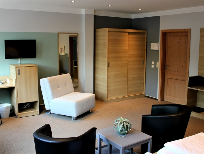 Gästezimmer im Hotel Prüser in Hellwege Gästezimmer im Hotel Prüser in HellwegeGuest rooms at the Hotel Prüser in HellwegeGæsteværelser på Hotel Prüser i HellwegeKamers van Hotel Prüser in Hellwege