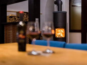 Goslarer Zwinger - Ferienwohnung Burgkaiser - Kaminofen