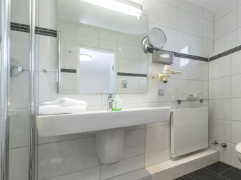 Badezimmer im Landgut Stemmen Badezimmer im Landgut StemmenBathroom at Stemmen country estateBadeværelse på Stemmen landejendomBadkamer op landgoed Stemmen