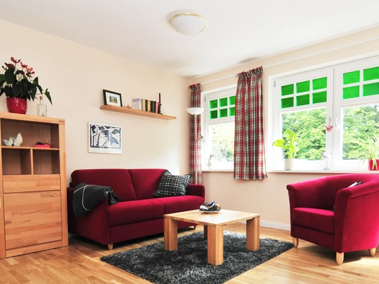 Geschmackvolle Ferienwohnung auf Schloms Hof Geschmackvolle Ferienwohnung auf Schloms HofTasteful vacation apartment on Schlom's farmSmagfuld ferielejlighed på Schloms gårdSmaakvolle vakantiewoning op de boerderij van Schlom