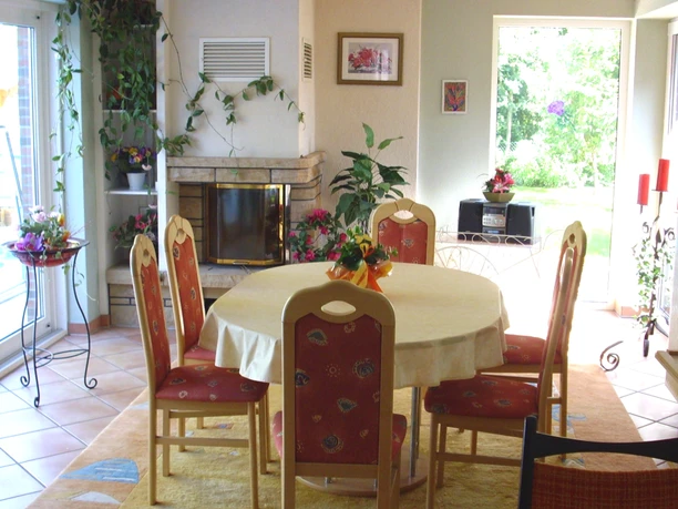 Frühstücks- und Aufenthaltsraum der Pension Ilka Frühstücks- und Aufenthaltsraum der Pension Ilka