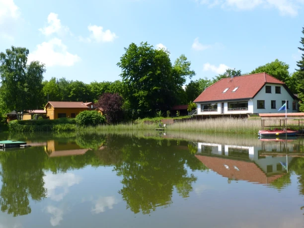 The Rethbergsee weekend park is idyllically situated on the outskirts of Tarmstedt