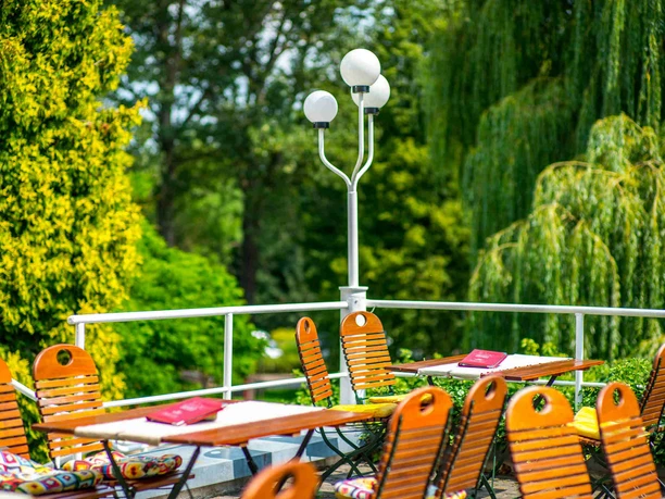 hotelandertherme_terrasse_christian_h-cker
