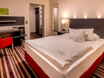 Doppelzimmer im Ringhotel Paulsen in ZevenDouble room at the Ringhotel Paulsen in ZevenDobbeltværelse på Ringhotel Paulsen i ZevenTweepersoonskamer in het Ringhotel Paulsen in Zeven