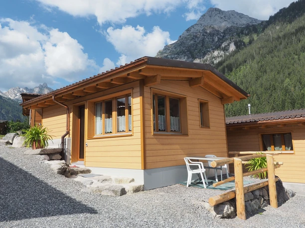 Aussenansicht Chalet Marianne Kleines Holzhaus im Berggebiet