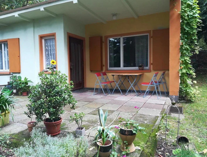 Ansicht mit Terrasse