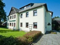 Ferienhotel im Sommer