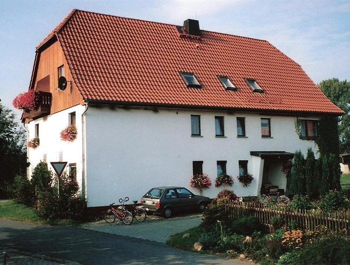 Wohnhaus mit Unterkünften