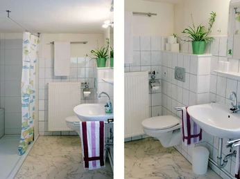 Badezimmer mit ebenerdiger Dusche