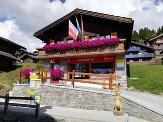 infocenter-bettmeralp-aletsch-arena-aussenansicht-sommer