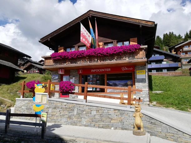 infocenter-bettmeralp-aletsch-arena-aussenansicht-sommer