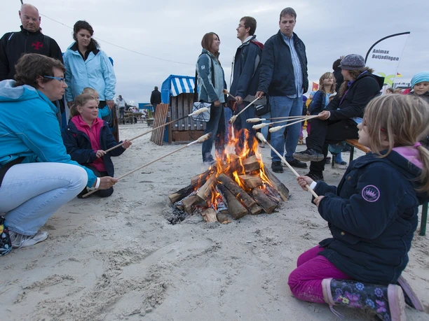 Animax_Butjadingen_Nordsee_Burhave_Veranstaltung_KidsClub_Animation_Stockbrot_Lagune.jpg