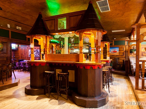 Barbereich des Backpackers INN in der Tiedexer Straße.