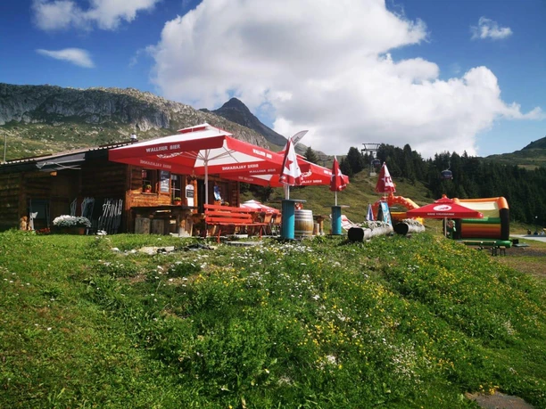 q-stall-apres-ski-bettmeralp-sommer