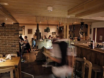 pizzeria-hotel-le-postillion-bettmeralp-innen