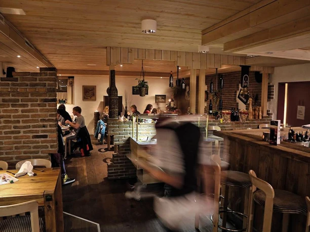 pizzeria-hotel-le-postillion-bettmeralp-innen