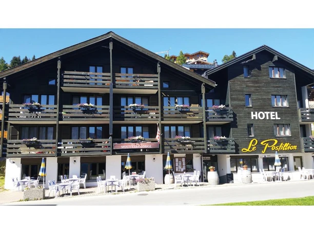 pizzeria-hotel-le-postillion-bettmeralp-aussen-sommer
