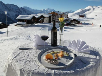 restaurant-hotel-jungfrau-fiescheralp-aussen