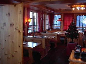 restaurant-zurschmitten-riederalp-innenbereich