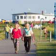 seniorenspaziergang-am-strand