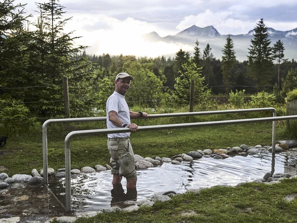 Isar-Natur-Erlebnisweg in Krün im Kneipbecken
